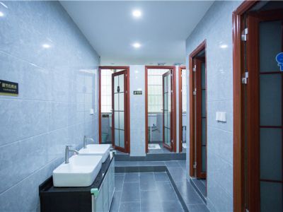 广州办公室装修-祝博士